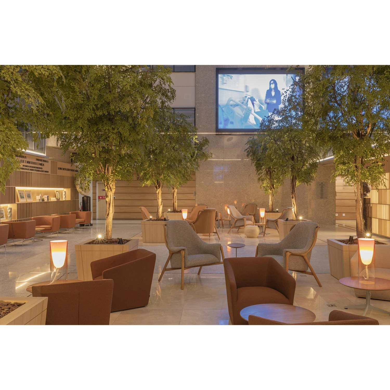 Kartell Toobe Floor Lamp Crystal 6 Kartell Toobe Floor Lamp Crystal - Image 4