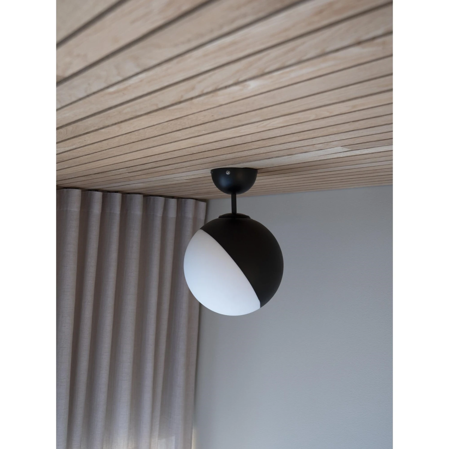 Globen Lighting Contur 25 Ceiling Light Black/ White 6 Globen Lighting Contur 25 Ceiling Light Black/ White - Image 4