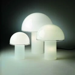 Artemide ONFALE MEDIO Table Lamp White -Teddyssmith shop Artemide Onfale Bordlampe i Glas og hvid 3 p