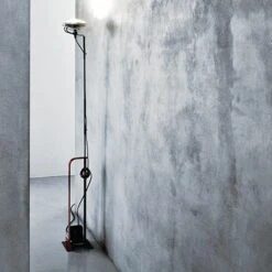 Flos Toio Floor Lamp Red -Teddyssmith shop Flos Toio Gulvlampe Sort miljoe3 p