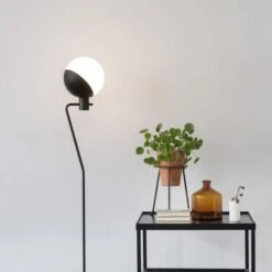 Grupa Products Baluna Floor Lamp Black -Teddyssmith shop Grupa Products Baluna floor lamp Miljo2 min p
