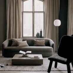 NEW WORKS Lantern Floor Lamp With Black Stem & Frosted White Opal Glas -Teddyssmith shop Newworks Lantern Miljo8 min p