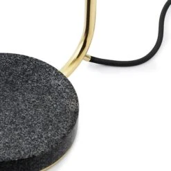 Normann Copenhagen Grant Floor Lamp Brass 7 Normann Copenhagen Grant Floor Lamp Brass -Teddyssmith shop Produkt billede up close bord brass 3 p