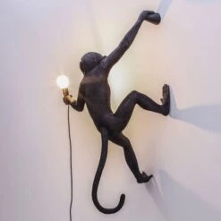 Seletti Monkey Hanging Right Wall Lamp Black Outdoor 14 Seletti Monkey Hanging Right Wall Lamp Black Outdoor -Teddyssmith shop Seletti Monkey Hanging Right Vaeglampe Sort p