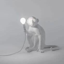 Seletti Monkey Sitting Table Lamp White 14 Seletti Monkey Sitting Table Lamp White -Teddyssmith shop Seletti Monkey Sitting Bordlampe Hvid5 p