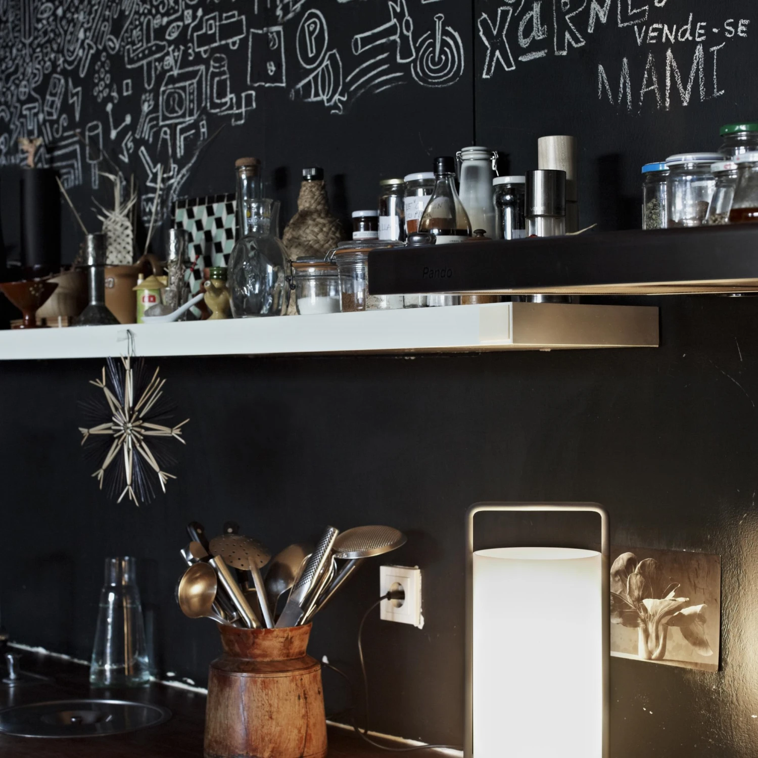 Santa & Cole Asa Table Lamp Black 5 Santa & Cole Asa Table Lamp Black - Image 3