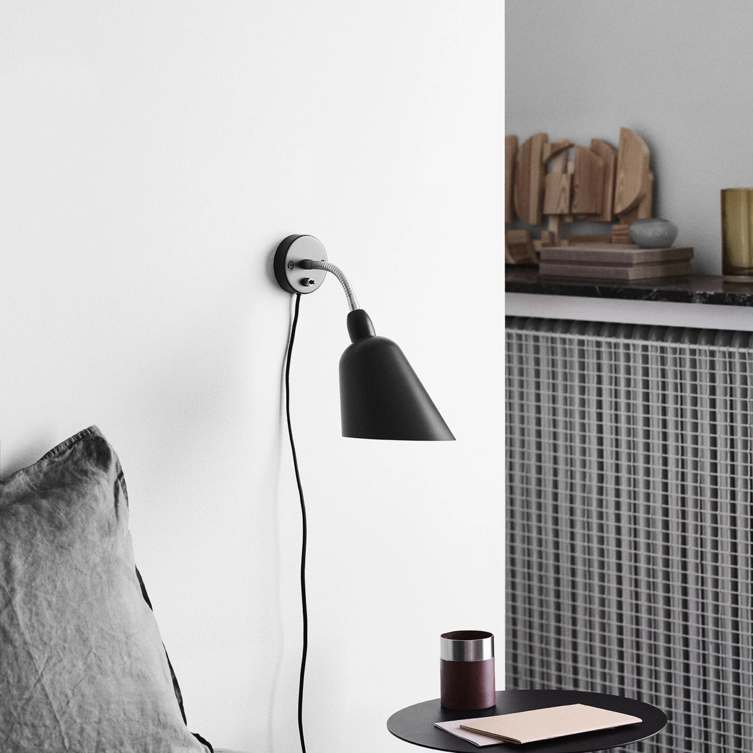 &tradition Bellevue AJ9 Wall Lamp Brass 5 &tradition Bellevue AJ9 Wall Lamp Brass - Image 3