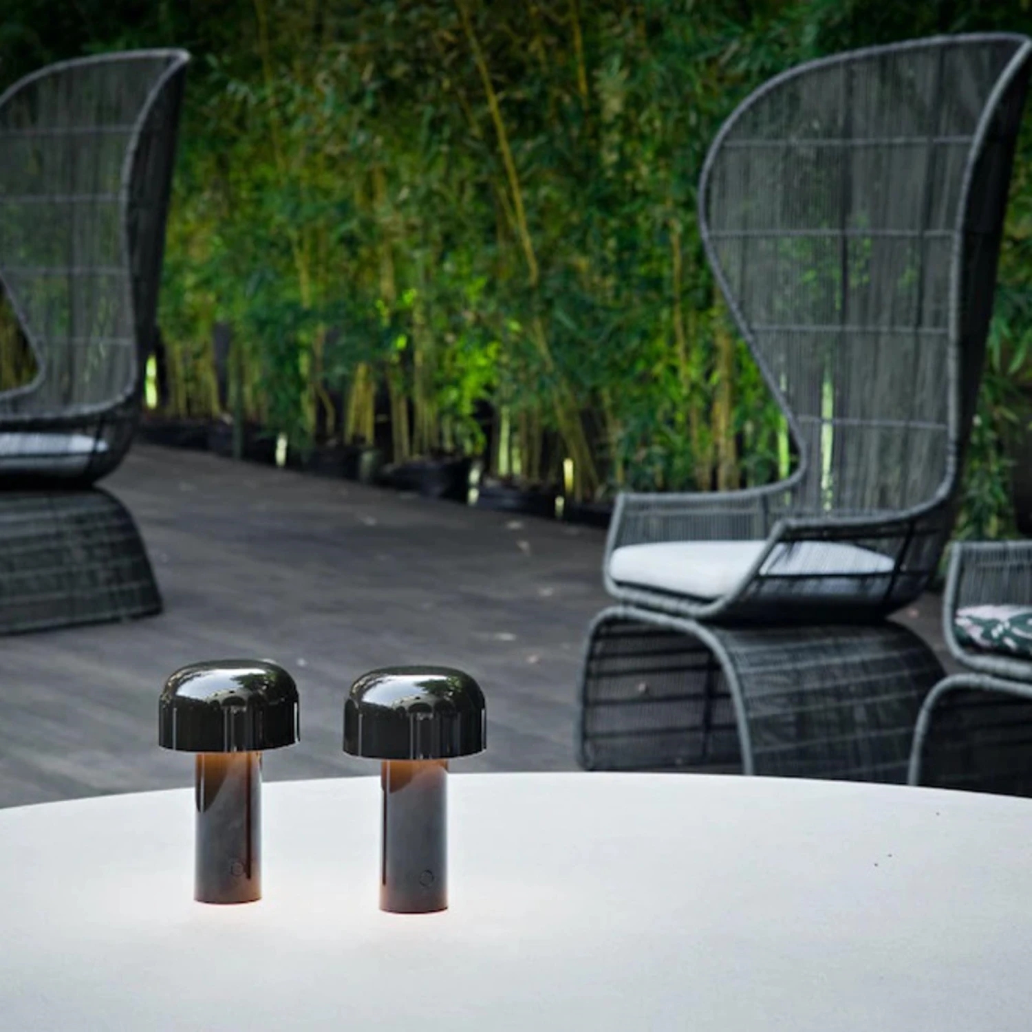 Flos Bellhop Battery Table Lamp Red 5 Flos Bellhop Battery Table Lamp Red - Image 3