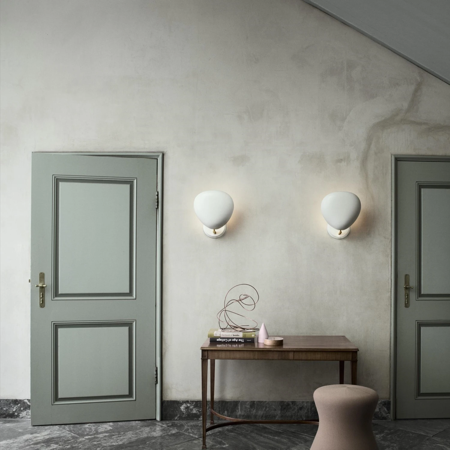 GUBI Cobra Wall Lamp Black Hardwired 7 GUBI Cobra Wall Lamp Black Hardwired - Image 5