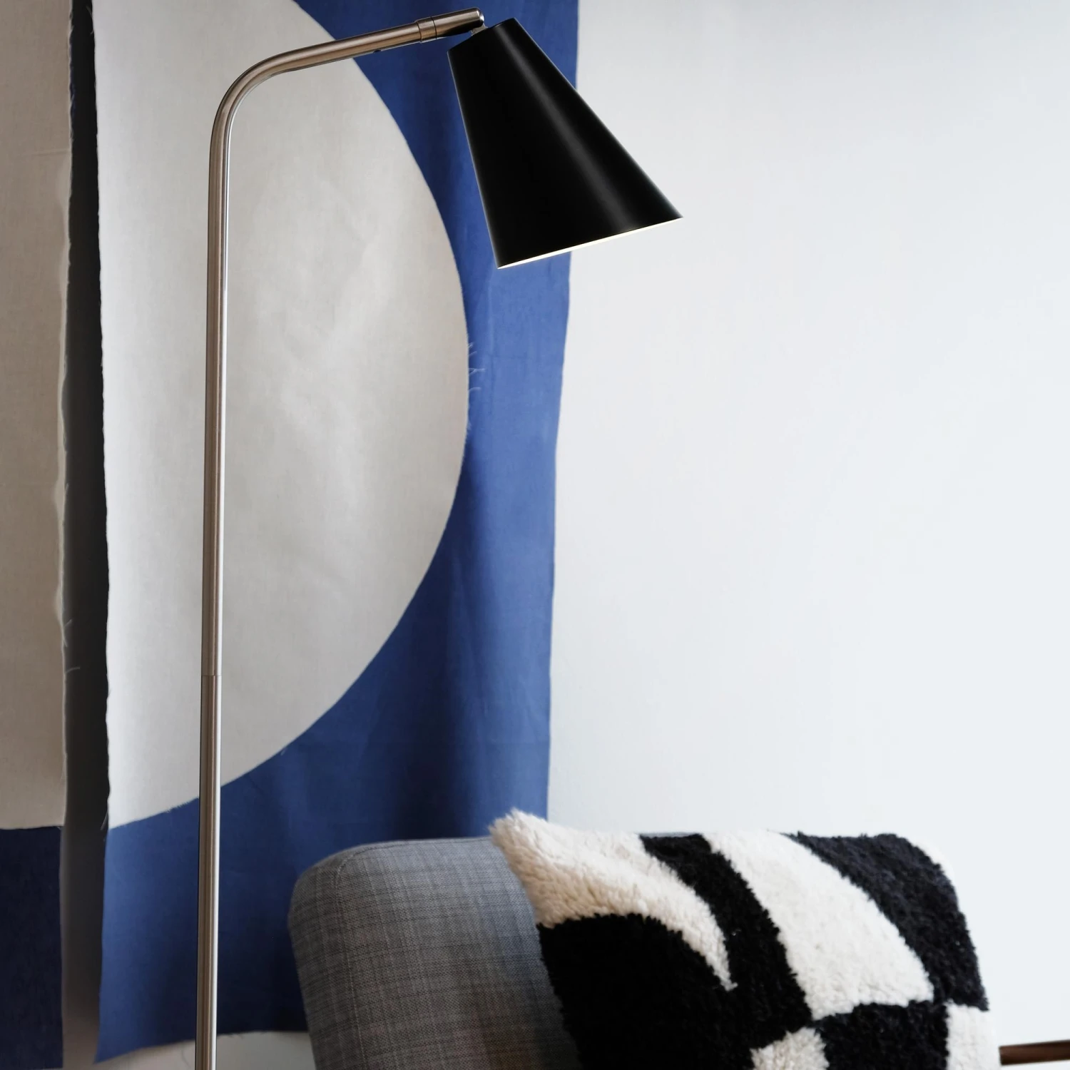 Dyberg Larsen Oswald Floor Lamp Black/ Steel 8 Dyberg Larsen Oswald Floor Lamp Black/ Steel - Image 6