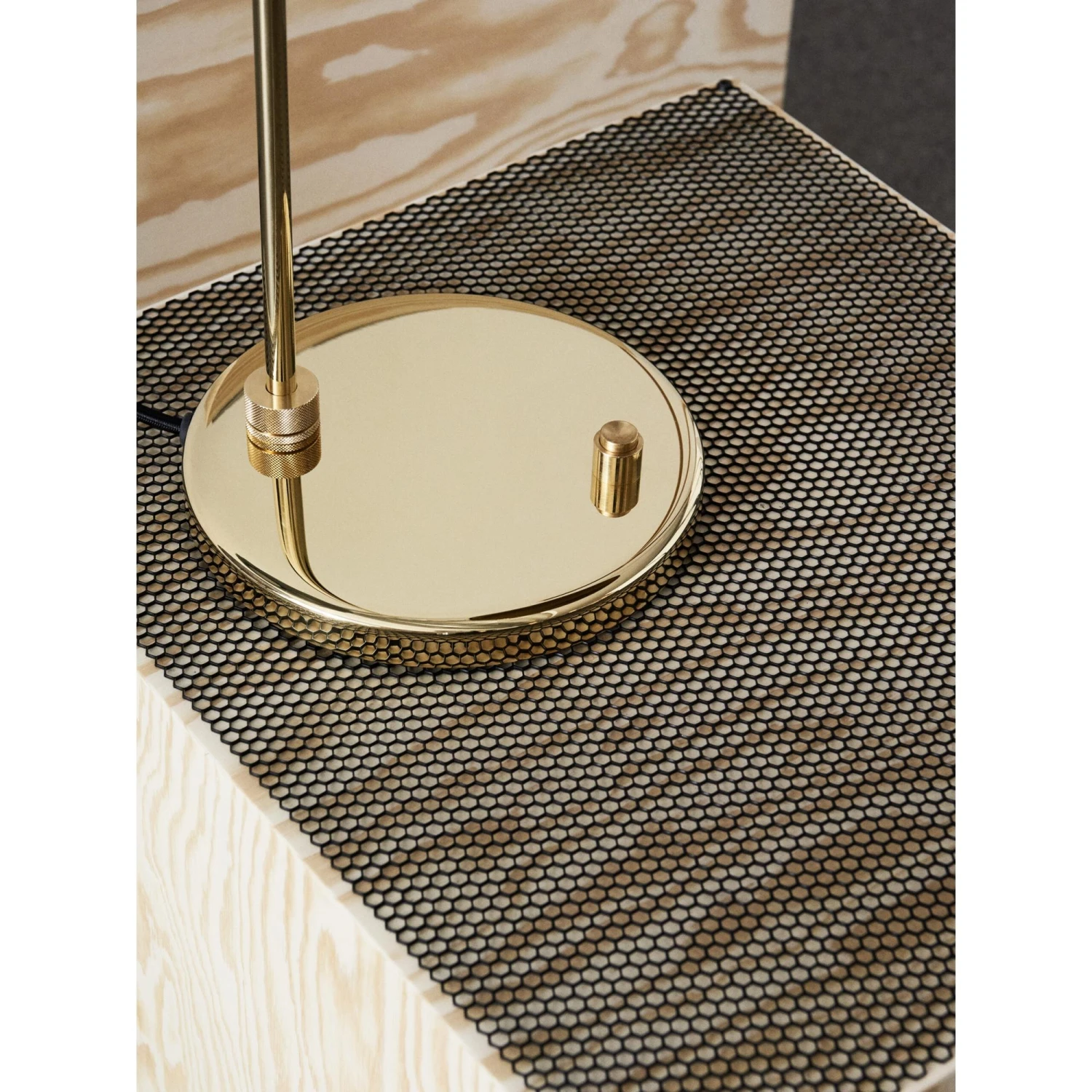 Made By Hand Petite Machine Table Lamp 01 Pink 9 Made By Hand Petite Machine Table Lamp 01 Pink - Image 7