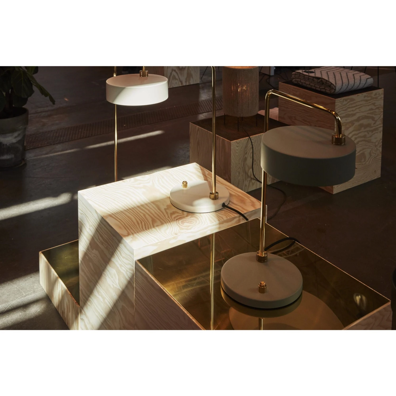 Made By Hand Petite Machine Table Lamp 01 Pink 7 Made By Hand Petite Machine Table Lamp 01 Pink - Image 5