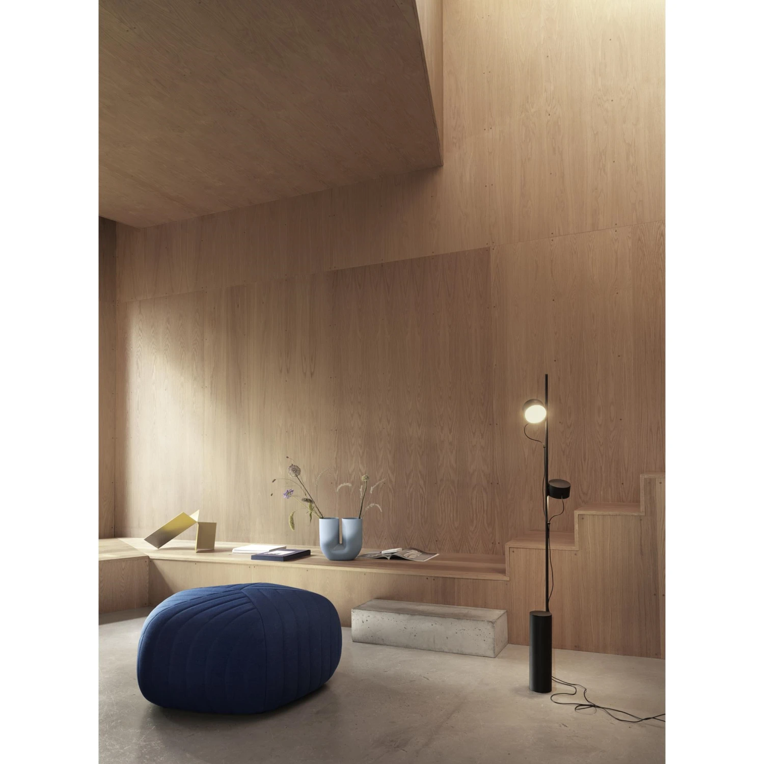 Muuto Post Floor Lamp Black 4 Muuto Post Floor Lamp Black - Image 2