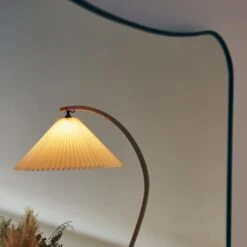 GUBI Timberline Floor Lamp Oak And Birch/ White -Teddyssmith shop timberline concept fall 22 03 p