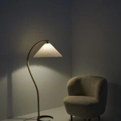 GUBI Timberline Floor Lamp Oak And Birch/ White -Teddyssmith shop timberline concept fall 22 07 p